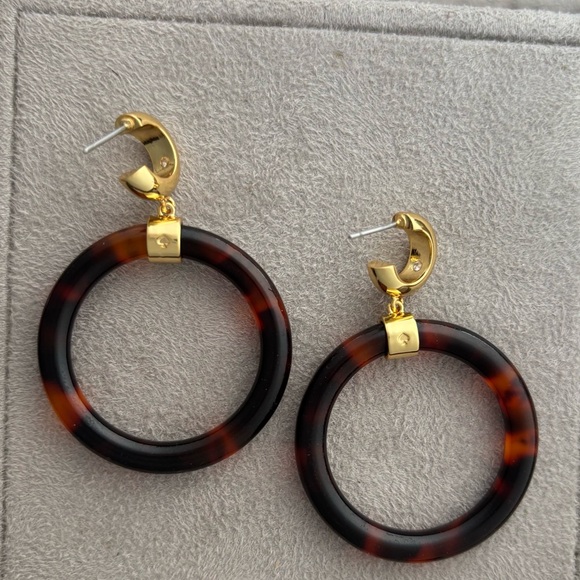 FREE w/purchase Kate Spade Botanical Garden Tortoiseshell Resin
Hoop Earrings - Picture 14 of 15
